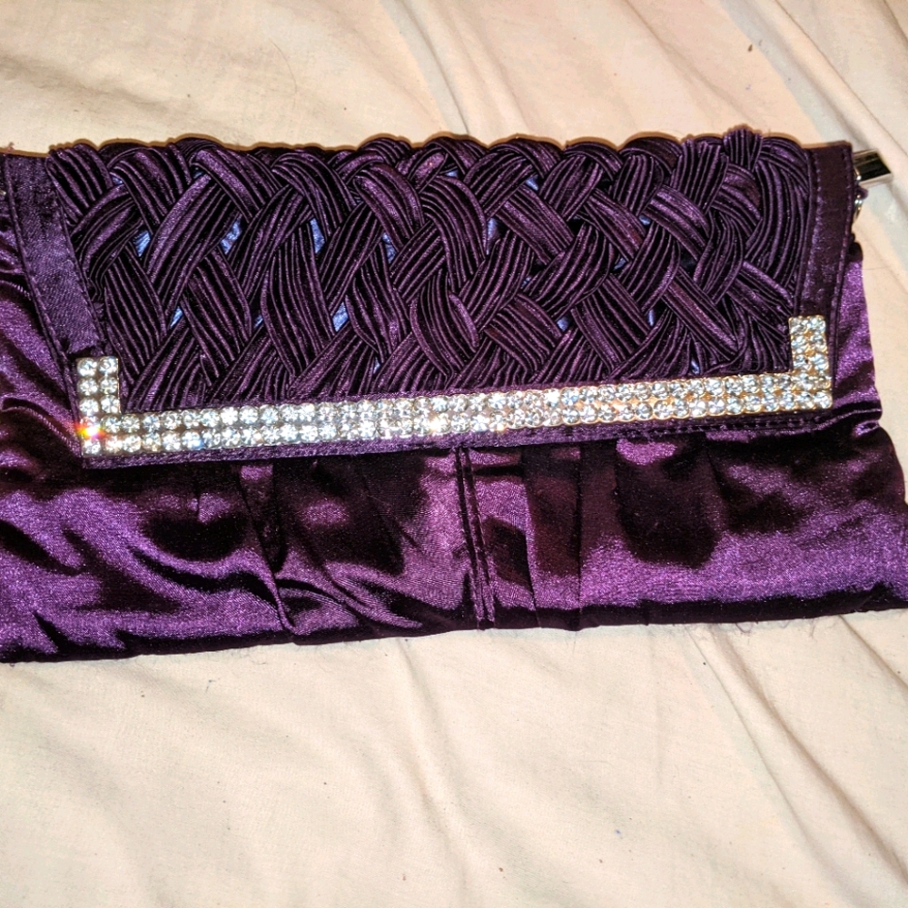 UNBRANDED PURPLE CLUTCH